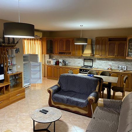 Lovely Place. Close To Beach & Boulevard Vlore Luaran gambar