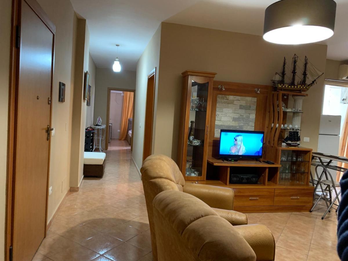 Lovely Place. Close To Beach & Boulevard Vlore Luaran gambar